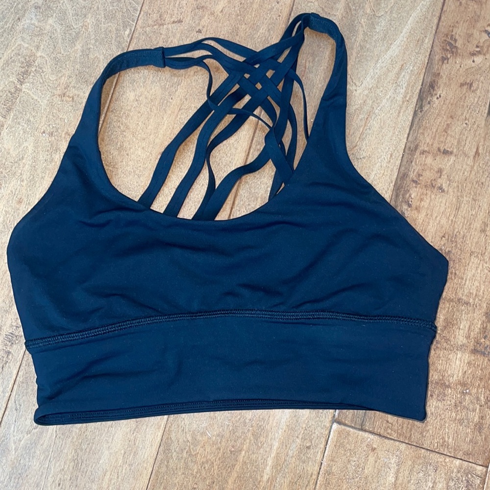 Lululemon free to be moved bra
